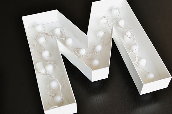 letra con luces colocadas