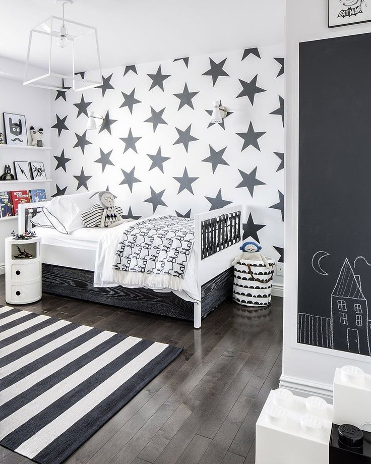 quarto iinfantil com decoração preto e branco