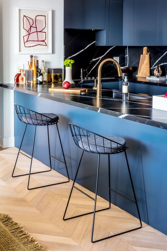 cores que combinam com azul- azul e preto