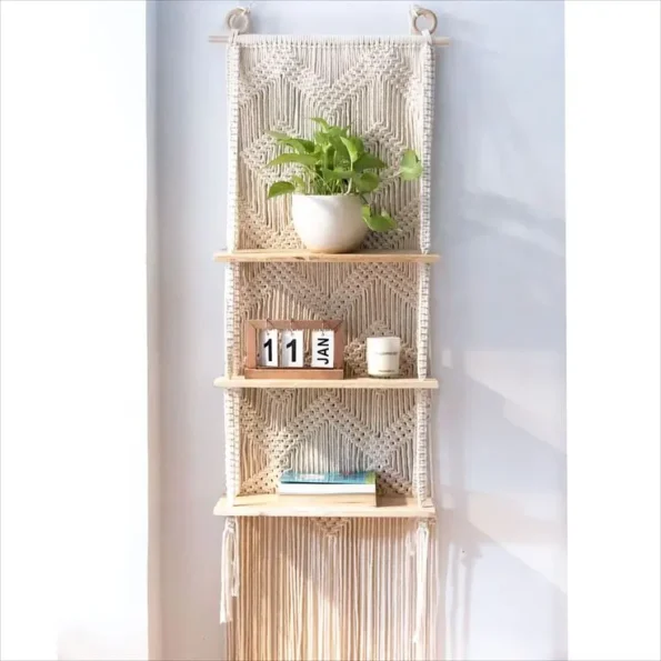 estante pequena feita com a técnica do macramê